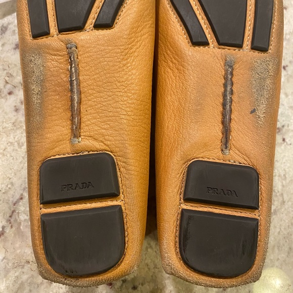 Prada tan leather pointed loafers / driving shoes w/ tassel tassle - Picture 7 of 8